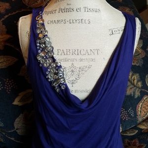 Violet Rhinestone sleeveless blouse med